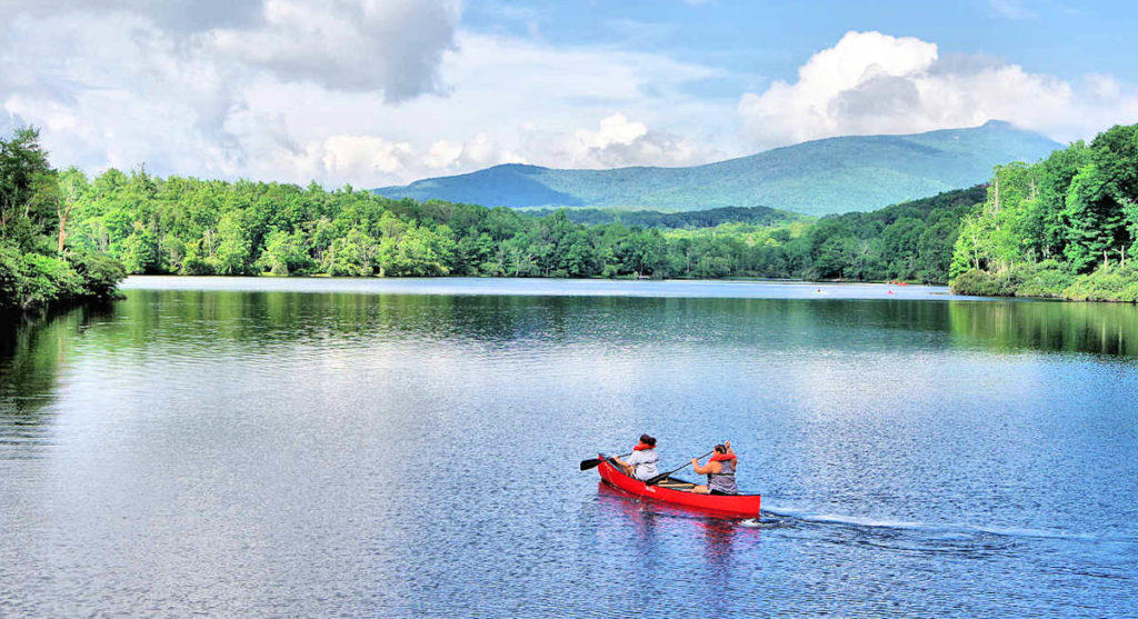 Julian Price Lake & ParkNear Sugar Mountain Kompremos