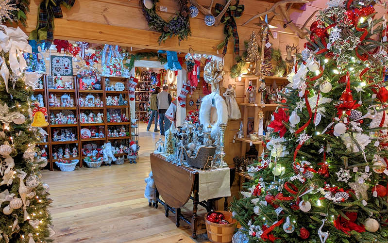 Snowy Mountain Christmas Store