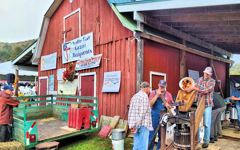 Valle Country Fair Apple Cider Barn